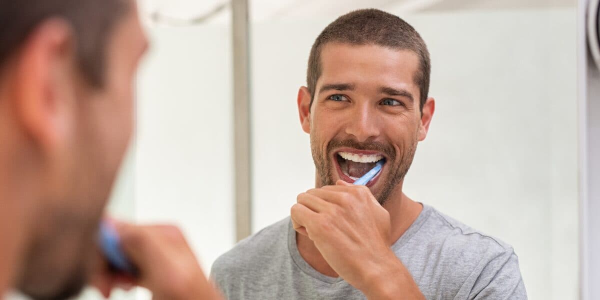 Featured image for the article: How to Keep Your Teeth Clean Between Dental Appointments